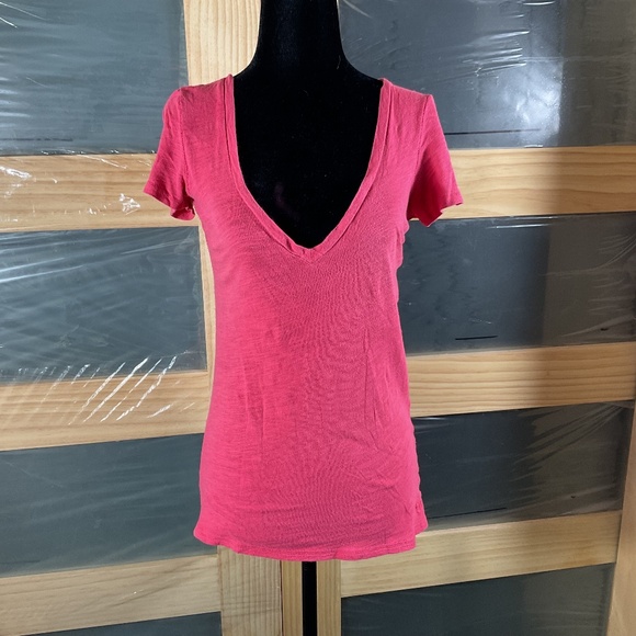 American Eagle Outfitters Raspberry Plunging V-Neck Vintage Short Sleeved Top - Picture 1 of 7